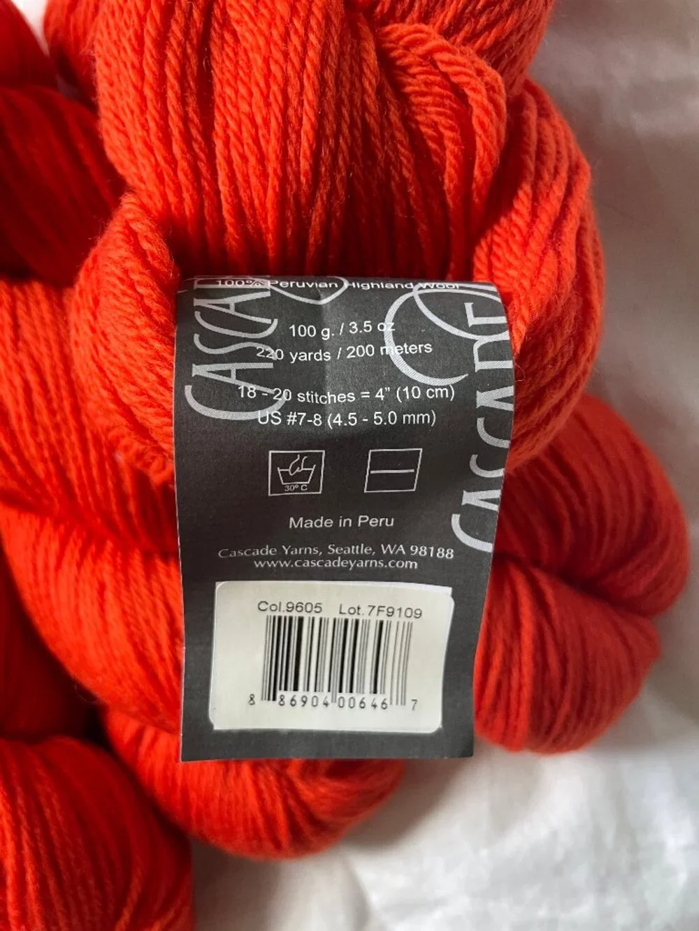 Cascade Yarns Cascade 220 Wool Worsted Weight Yarn 4 Skeins